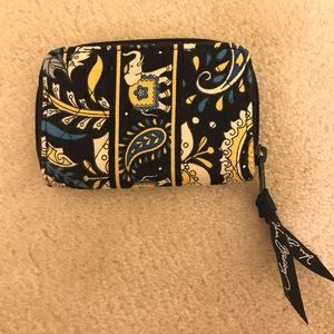 Ellie Blue Vera Bradley card holder